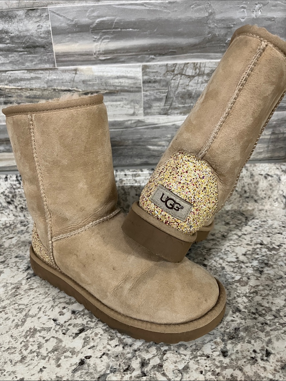 UGG Classic Short Glitter boots in sand Sz 6